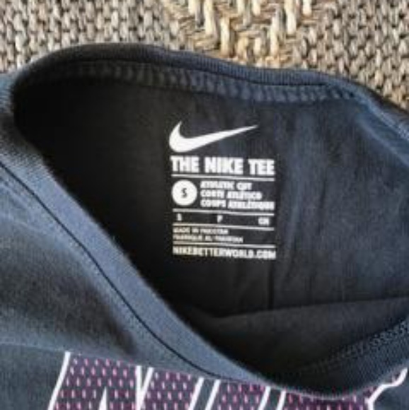 Nike tee - Picture 3 of 3